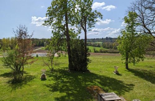 Magnac-Lavalette-Villars Casa | Maison de campagne avec piscine, tennis privé et WIFI - FR-1-653-10