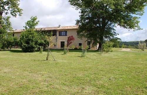 Magnac-Lavalette-Villars Casa | Maison de campagne avec piscine, tennis privé et WIFI - FR-1-653-10