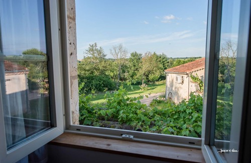 Fauch Casa | Maison de Campagne en Pierre Blanche un Véritable Havre de Paix et de Quiétude