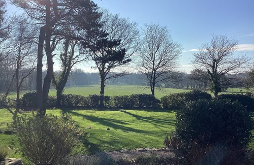 Plumergat Casa | Maison de Campagne Néo-bretonne sur un Grand Parc Verdoyant. Golfe du Morbihan