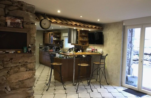 Saint-Maurice-sur-Dargoire Casa | Maison de Campagne Tranquille à 30 Minutes de Lyon Avec Piscine, Boulodrome