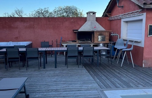 Saint-Maurice-sur-Dargoire Casa | Maison de Campagne Tranquille à 30 Minutes de Lyon Avec Piscine, Boulodrome