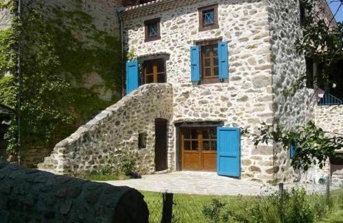 Villeneuve-dʼAllier Casa | Maison de caractère avec terrasse à 300m de l'Allier, idéale pour pêche, détente et activités familiales - FR-1-582-208