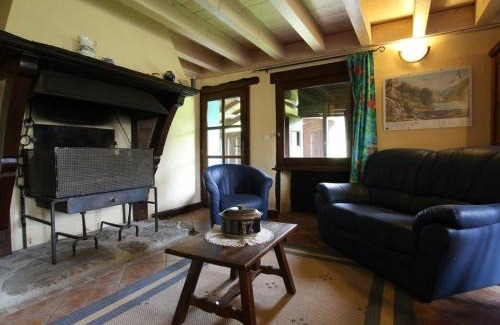 Villeneuve-dʼAllier Casa | Maison de caractère avec terrasse à 300m de l'Allier, idéale pour pêche, détente et activités familiales - FR-1-582-208