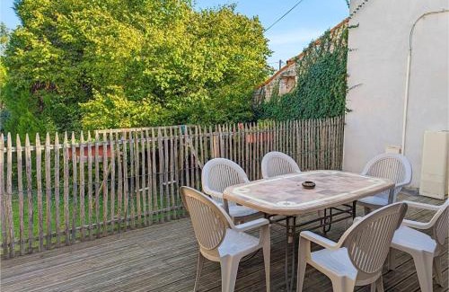 Asnieres-sur-Nouere Casa | Maison de charme en pierres, avec terrasse, jardin, vélos, poêle à bois et borne de recharge électrique - FR-1-653-79