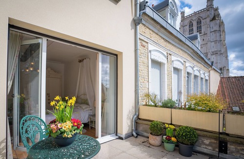 Saint-Omer Casa | Maison de Charme au Pied de la Cathédrale