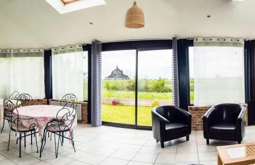 Courtils Casa | Maison de charme avec jardin à Courtils, proche du Mont Saint-Michel