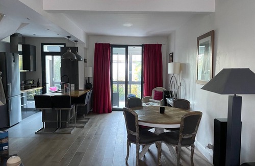 Saint-Cloud Casa | Maison de Charme Tout Proche Paris. Emplacement Idéal Pour les Sites Olympiques
