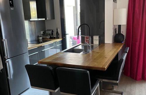 Saint-Cloud Casa | Maison de Charme Tout Proche Paris. Emplacement Idéal Pour les Sites Olympiques