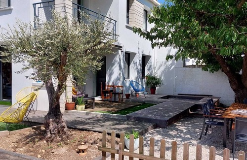 La Rochelle Casa | Maison de Famille Avec Jacuzzi et Piscine