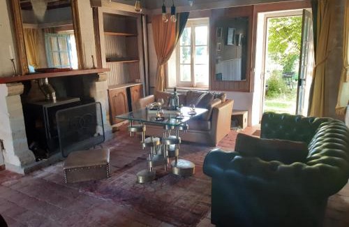Saint-Maur Casa | Maison de famille XVIIIème avec jardin privatif en pleine nature, proche Châteauroux - FR-1-591-207