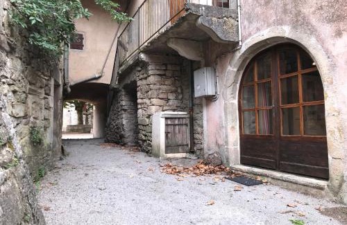 Sainte-Eulalie-de-Cernon Casa | Maison de village au cœur des remparts