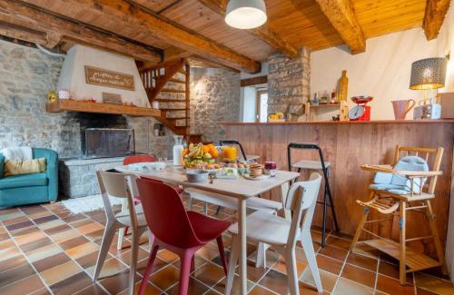 Sainte-Eulalie-de-Cernon Casa | Maison de village au cœur des remparts