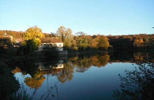 Saint-Bonnet-Troncais Apartamento | Maison de L`Etang