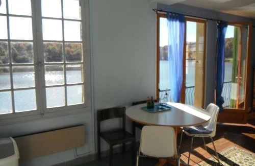 Saint-Bonnet-Troncais Apartamento | Maison de L`Etang