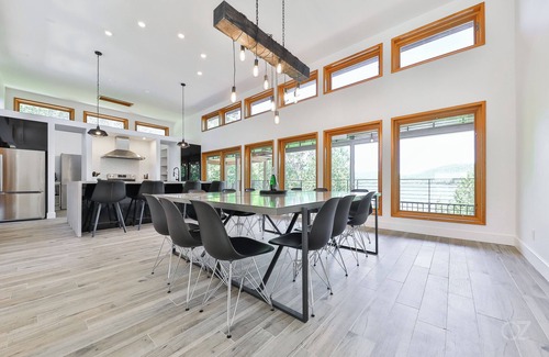 Saint Come Chalet De Esquí | Maison de luxe spacieuse au bord du Lac Clair, avec grande terrasse et plage.