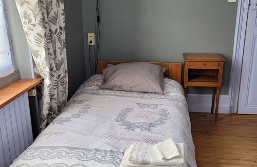 Coulonces Cama Y Desayuno | Maison de Maître, Grandes Surfaces Lumineuses, Beau Jardin et Parking 6 Voitures