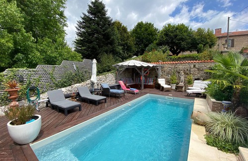Piegut-Pluviers Villa | Maison de Reves in Piéguts Pluviers w/ Pool