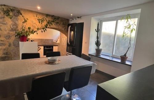 La Celle-sous-Gouzon Casa | Maison de rue avec piscine