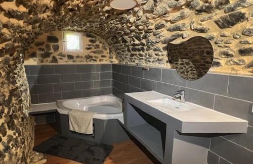 La Celle-sous-Gouzon Casa | Maison de rue avec piscine