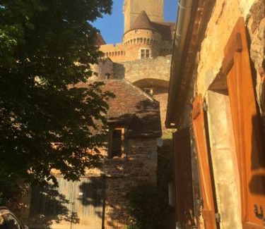 Prudhomat Casa | Maison de tuiles au pieds du château de Castelnau