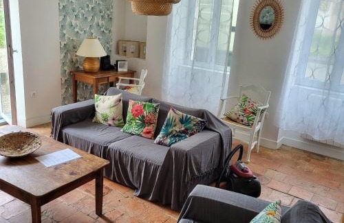 Mezieres sous Lavardin Casa | Maison de Village avec Jardin, Parc Privé et Box Fibre, Animaux Bienvenus, à 15 min du Mans - FR-1-410-333