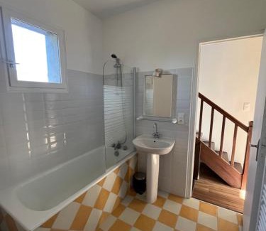 Saint-Pierre-des-Nids Casa | Maison de village