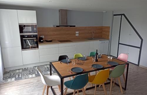Sauveterre-de-Rouergue Casa | Maison de village 6/9 prs