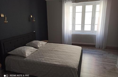 Sauveterre-de-Rouergue Casa | Maison de village 6/9 prs