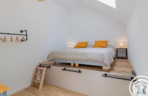 Chalonnes-sur-Loire Casa | Maison de Vacances Rénovée sur l'Île Fluviale de Chalonnes, Terrasse, BBQ, Prêt de Vélos - FR-1-622-61