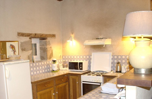 Saint-Frion Casa | Maison de Vacance Indépendante au Sein D'une Propriété Familiale