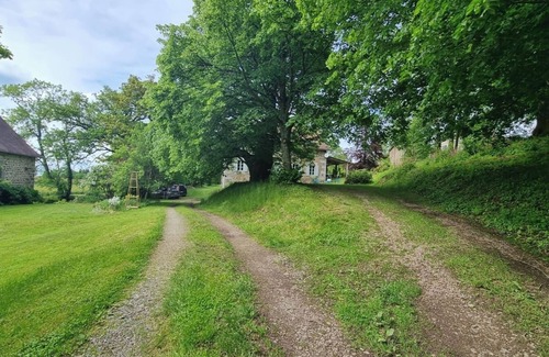 Saint-Frion Casa | Maison de Vacance Indépendante au Sein D'une Propriété Familiale