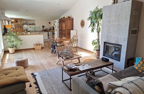 La Motte-dʼAigues Casa | Maison de Village Lumineuse Dans le Sud Luberon, Avec Grande Terrasse Ombragée