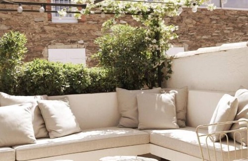 La Garde-Freinet Casa | Maison de Village Avec Terrasse Tropézienne de 38 m2, Garage et Climatisation