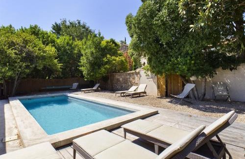 Mouries Casa | Maison de village à Mouriès avec piscine chauffée et jardin verdoyant, à 1 min des commerces - FR-1-599-69