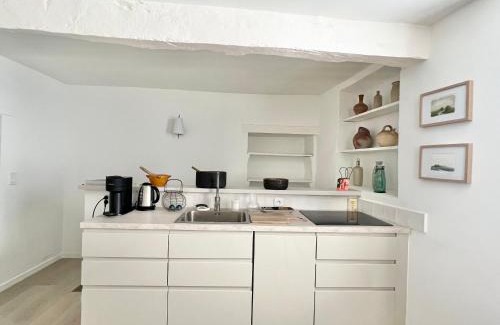 Lourmarin Apartamento | Maison de village Arty et terrasse au calme