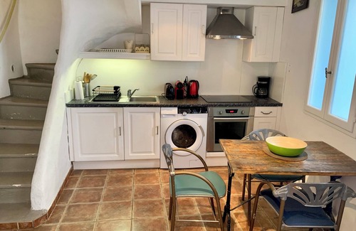 Marseillan Casa | Maison de Village Avec Terrasse Tropézienne