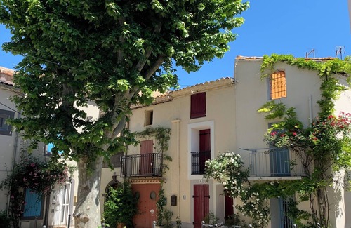 Marseillan Casa | Maison de Village Avec Terrasse Tropézienne