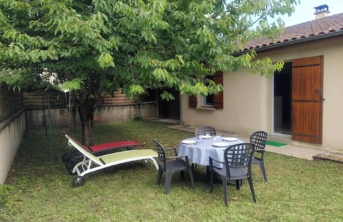 Saint-Cyprien Casa | Maison de Village Avec Jardin au Calme Pour 6 Pers