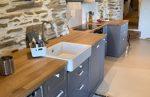 Malbosc Casa | Maison de Village Rustique. Animaux de Compagnie Acceptés!