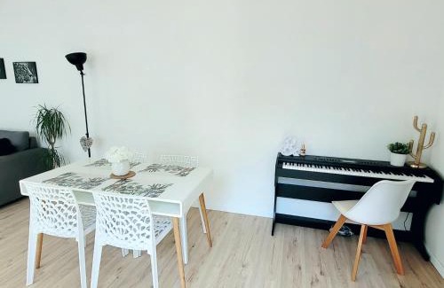 La Rochelle Apartamento | Maison de ville au calme avec jardin et parking