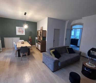 Lourdes Apartamento | MAISON DE VILLE AVEC GARAGE ET TERRASSE