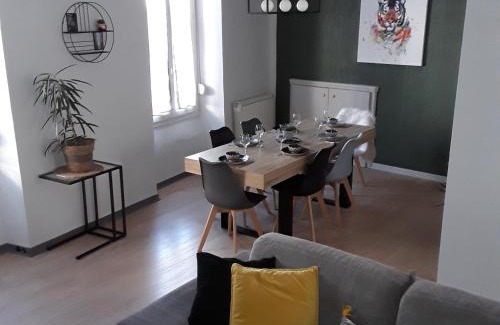 Lourdes Apartamento | MAISON DE VILLE AVEC GARAGE ET TERRASSE