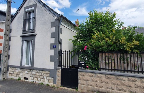 Bourges Casa | Maison de Ville Avec Jardin à 2 pas des Marais et Quelques mns du Centre-ville