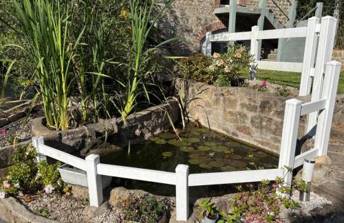 Carrouges Casa | Maison de ville avec jardin clos