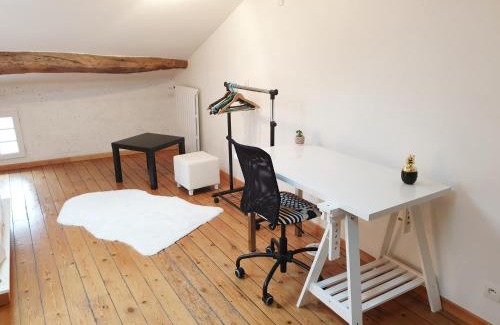 Angouleme Casa | Maison de ville confortable avec cour interieure