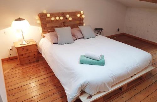 Angouleme Casa | Maison de ville confortable avec cour interieure