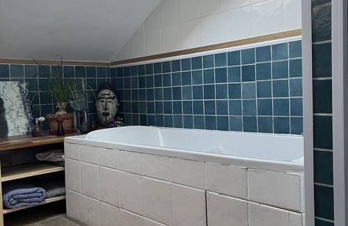 Begles Casa | Maison de Ville. Patio et Piscine aux Beaux Jours. 4 Chambres, 2 Sdb. Au Calme