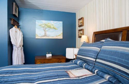 Gay Village Cama Y Desayuno | Maison Des Jardins B & B