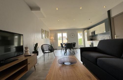 Arnage Casa | Maison des tourelles - 6pers - WiFi - Rêve au Mans